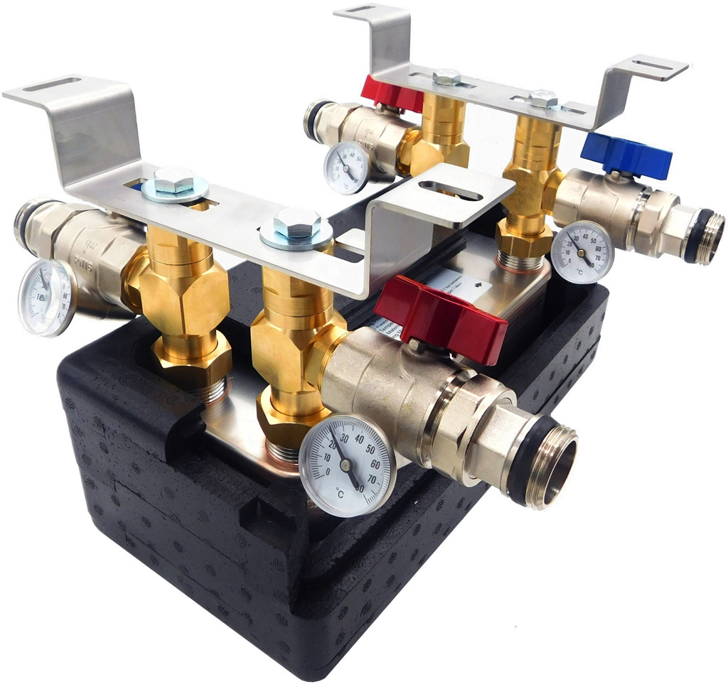 Vloeibare Stikstoftanks En Warmtewisselaars Voor De Productie Van Industrieel Gas Stock Foto Vloeibare Stikstoftanks En Warmtewisselaars Voor De Productie Van Industrieel Gas Stock Foto